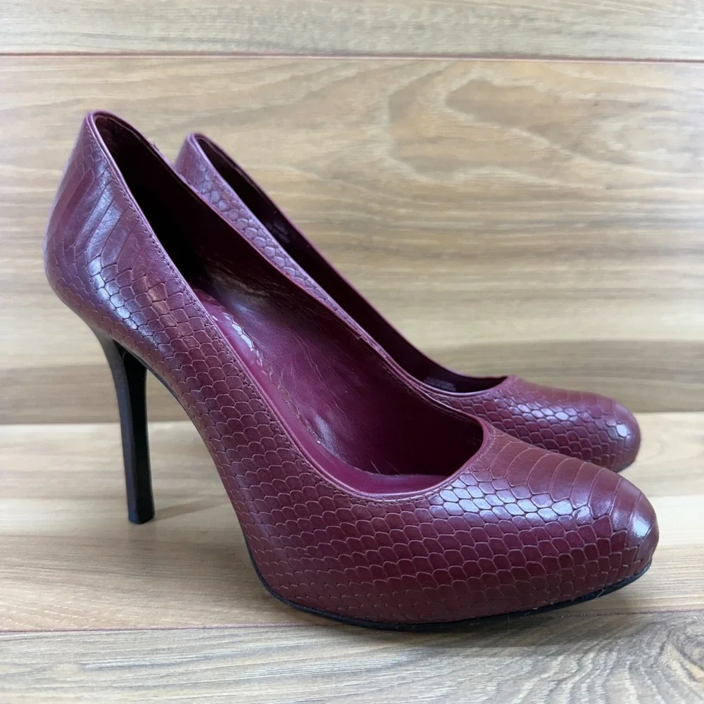 Tory Burch Red Snake Embossed Pumps 6.5 M Round‎ Toe Dressy Office Modern Heels